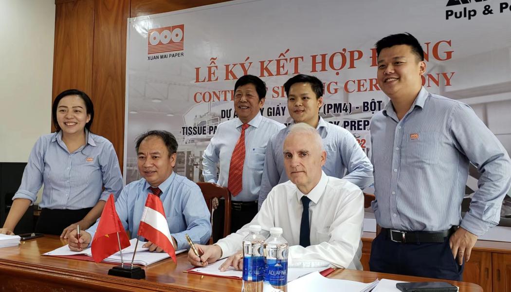 Signing of contract for the follow-up order. Photo: Andritz