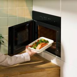 Muoto combines strength, rigidity and low weight, making it suitable for demanding food service and food packaging applications, according to Metsä Board. Photo: Metsä Board