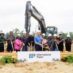 International Paper employees break ground on new sustainable packaging plant in Brandon, Mississippi. Photo: International Paper. Photo: International Paper