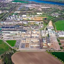 A modernisation project at the CHP plant of Hamburger Containerboard Dunaújváros in Hungary includes automated boiler cleaning, upgraded steam systems and an optimised fuel mix. The project aims to improve efficiency, reduce carbon emissions and lower coal consumption from 20% to 15%. Photo: Hamburger Containerboard Dunaújváros.