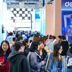 Buyers exploring Paperworld China 2025. Photo: Messe Frankfurt