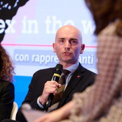 Luca Mazzotti, General Manager of Maflex, during the “Imprese Vincenti” Tuscany and Umbria award ceremony promoted by Intesa Sanpaolo. Photo: Maflex