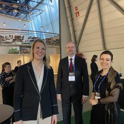 The Finnish Minister of Climate and the Environment, Sari Multala, to the left. Photo: Simon Matthis