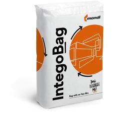 To produce IntegoBag, Mondi leverages its integrated value chain: from creating the kraft paper from responsibly sourced fibres, enhancing it with a functional barrier coating, to bag converting, the solution is fully produced in-house.  Photo: Mondi