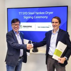 (From left to right): Kim Yong Pil, CEO of Tae-A Industry Corporation and Alessandro Mennucci, CEO of Toscotec, at the signing ceremony at Toscotec’s headquarters in Lucca, Italy. Photo: Toscotec