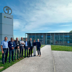 César Iglesias and Toscotec’s team in front of Toscotec’s headquarter in Lucca (Italy). Photo: Toscotec