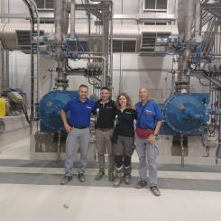 The picture shows the Voith-Toscotec team at the Vajda-Papír mill. From left to right: Tomislav Druzinec, Francesco Ureni, Elisa Bertolucci, Wolfgang Müller. Photo: Voith