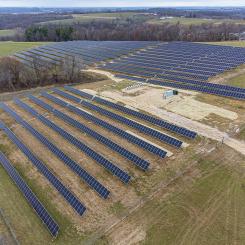 Solar farm in Wisconsin, USA. Photo: Wikideas1/Wikimedia Commons